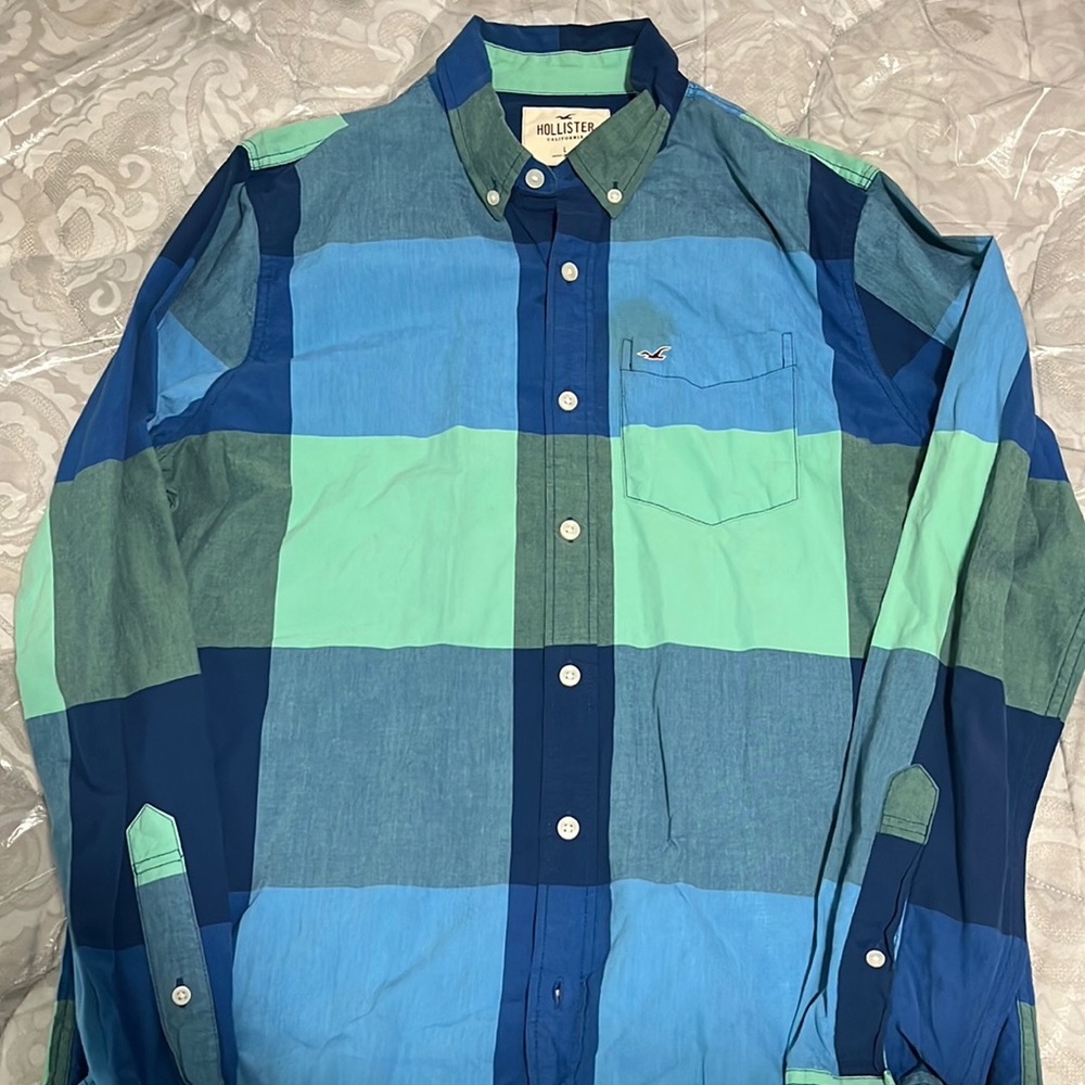 Hollister long sleeve button down shirt